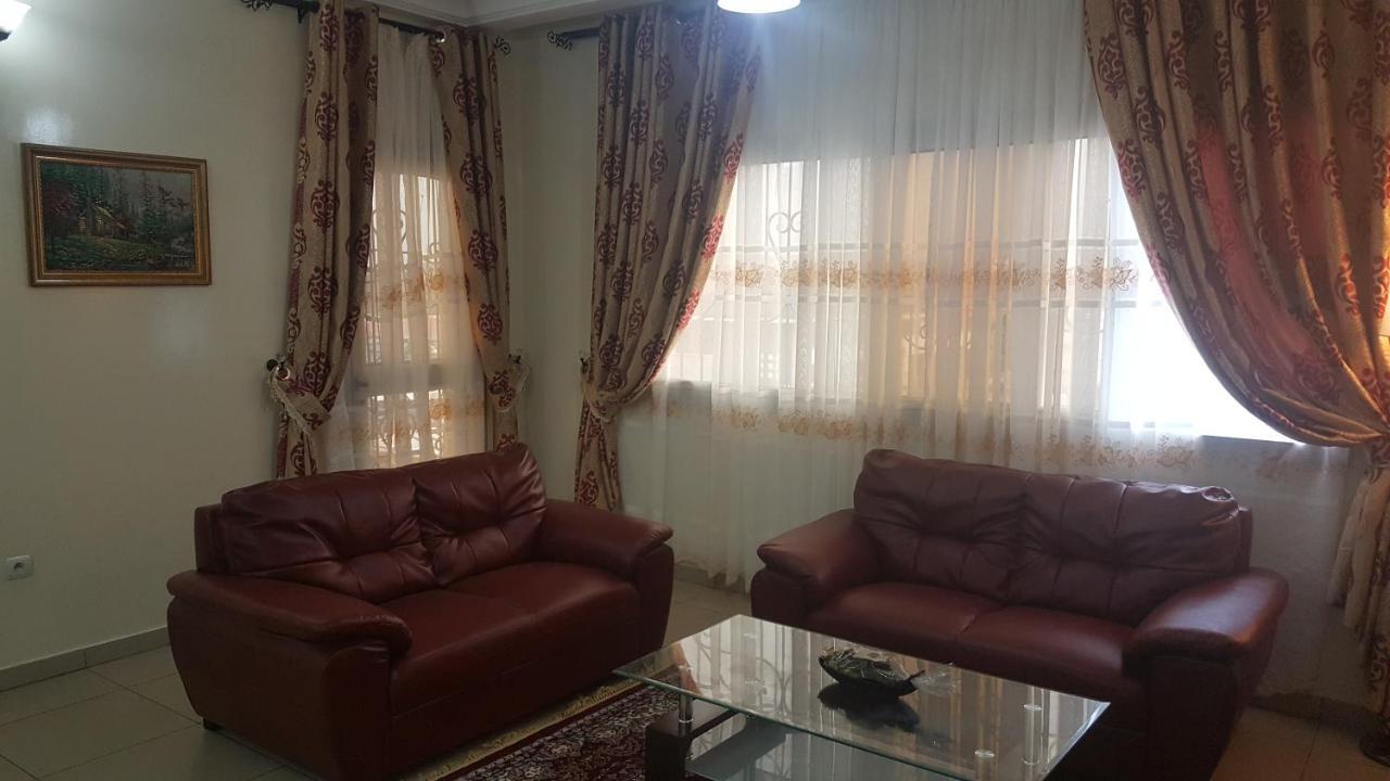 Residences Hotelieres Micheline Et Emile Bastos Yaoundé Екстериор снимка