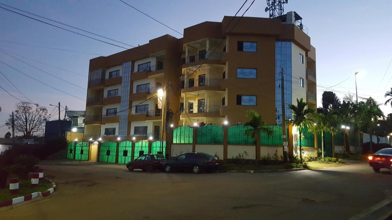 Residences Hotelieres Micheline Et Emile Bastos Yaoundé Екстериор снимка