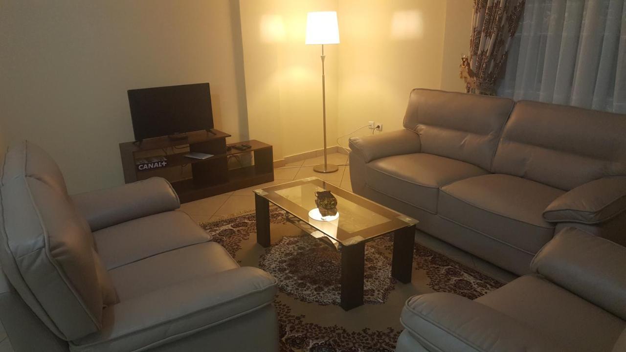 Residences Hotelieres Micheline Et Emile Bastos Yaoundé Екстериор снимка