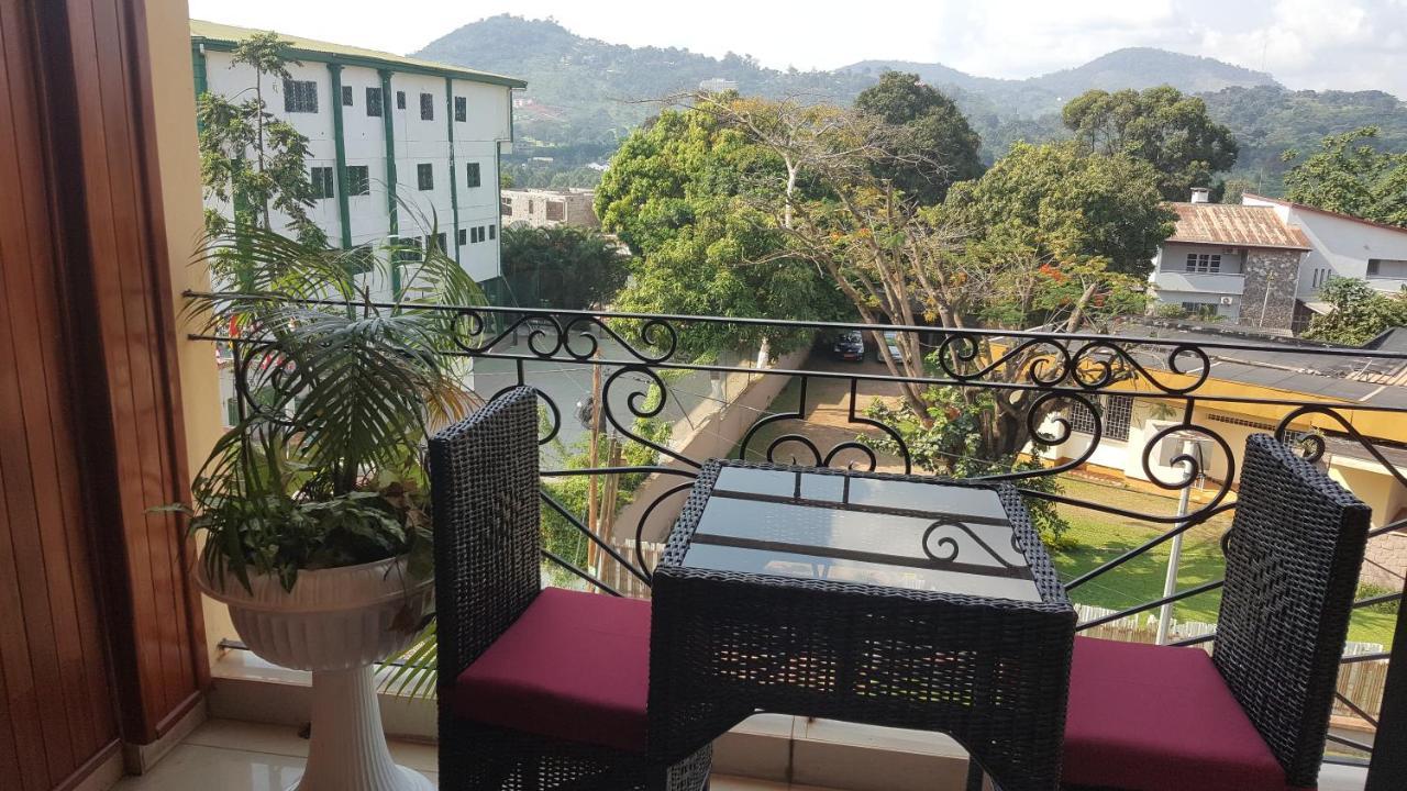 Residences Hotelieres Micheline Et Emile Bastos Yaoundé Екстериор снимка